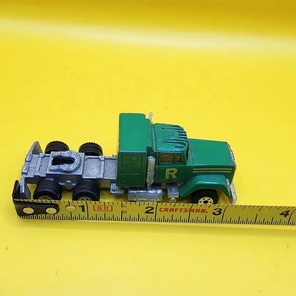 Road Champs Vintage 1982 Mack Super Liner Diecast Green #7